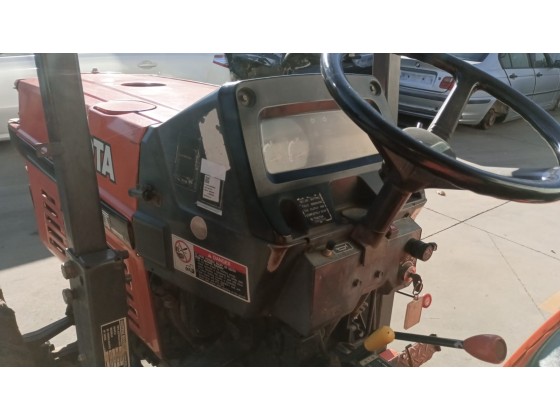 Trator Kubota 2500DT 2003 para peças